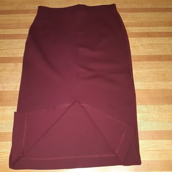 Le Chateau Burgundy Pencil Skirt - Picture 3 of 6